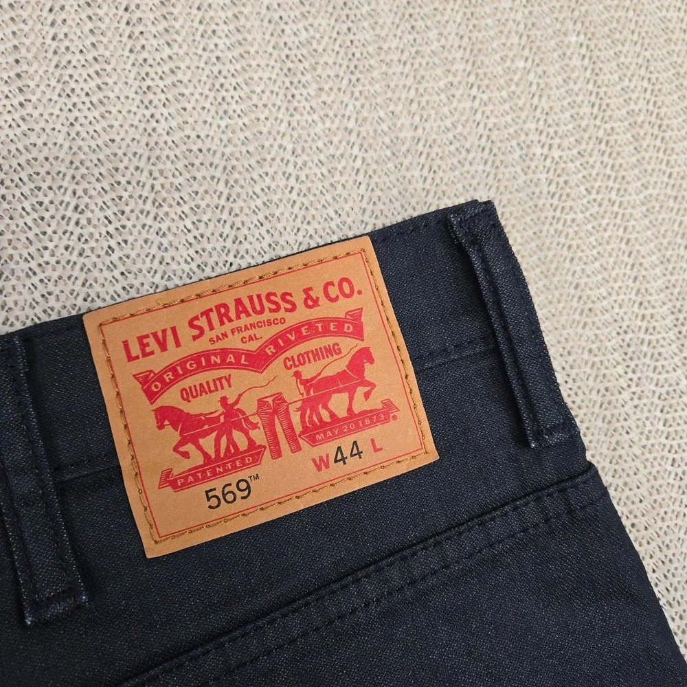 Levis fit check 44